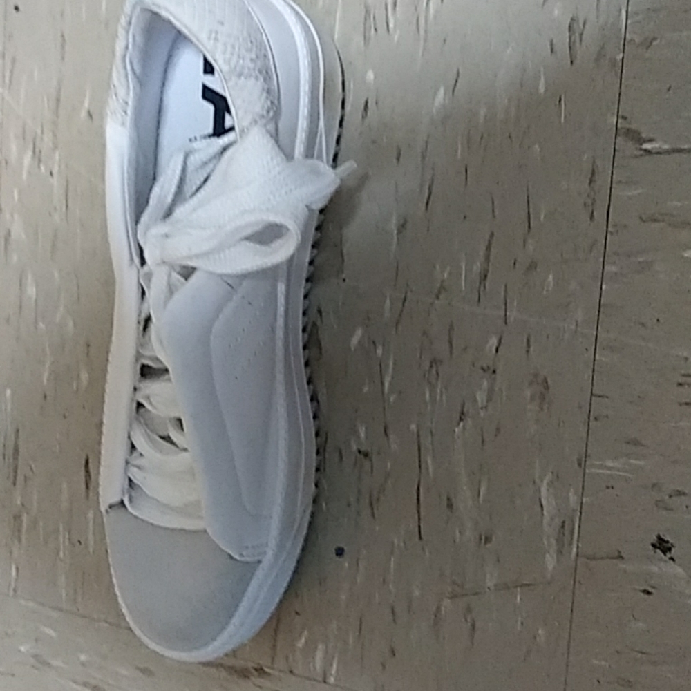 Women sneakers
